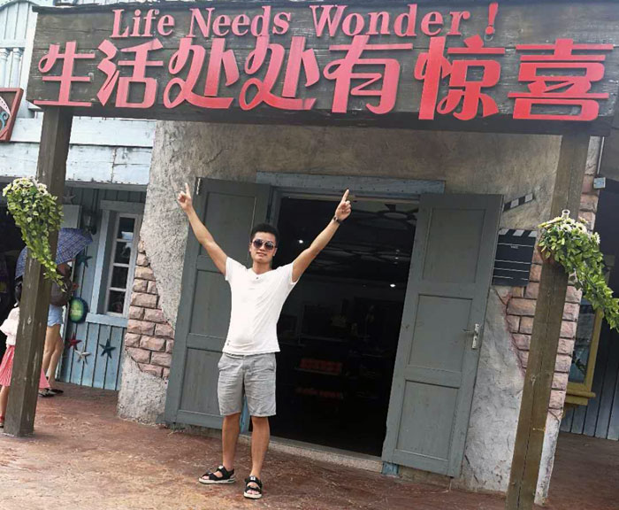 身为年轻一代的90后，但他看起来却比同龄人多了那份沉稳，他就是本次专访的新闻人物——湖南岳阳总代理秦志雄。