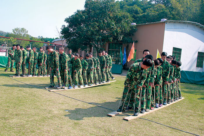 2017年2月13-15日，217永信贵宾会“虎狼路”户表拓展训练圆满实现