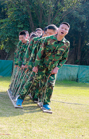 2017年2月13-15日，217永信贵宾会“虎狼路”户表拓展训练圆满实现