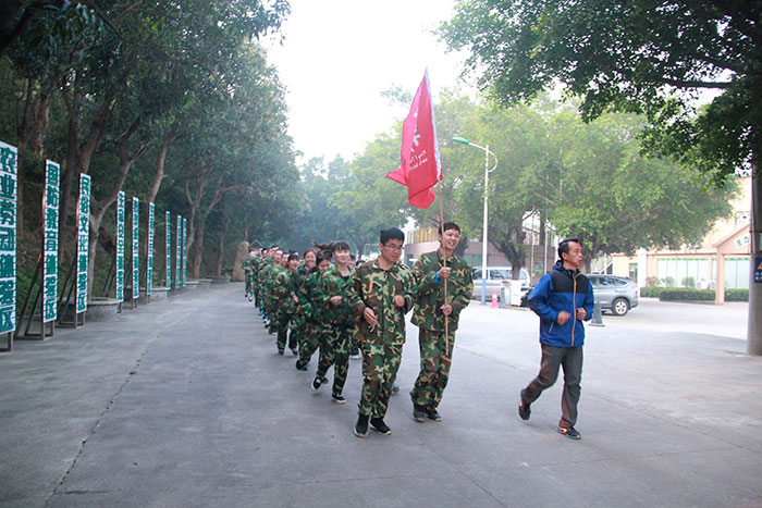 2017年2月13-15日，217永信贵宾会“虎狼路”户表拓展训练圆满实现