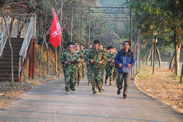 2017年2月13-15日，217永信贵宾会“虎狼路”户表拓展训练圆满实现