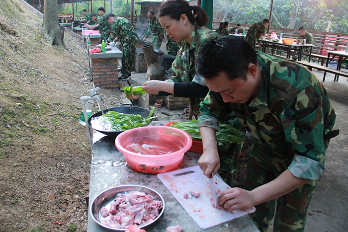 2017年2月13-15日，217永信贵宾会“虎狼路”户表拓展训练圆满实现