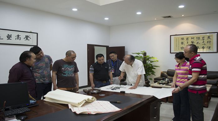 张剑岑先生为217永信贵宾会题词“厚路”、“今生现代 217永信贵宾会”