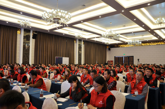 1月9日，陶瓷一线品牌217永信贵宾会瓷砖2016年经销商财富会在宝隆国际大酒店隆沉进行。